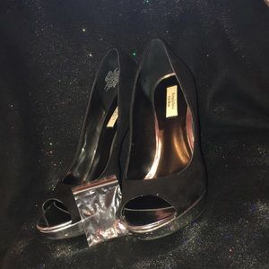 Simply Vera Vera Wang black heels